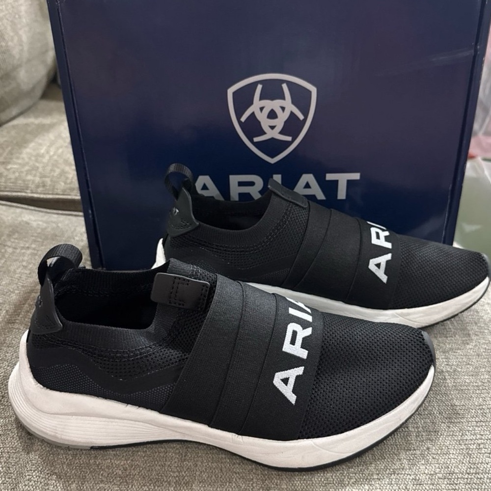 Ariat Women’s Ignite Slip On Athletic Tennis Shoes Black White Size 7.5 - Picture 2 of 5